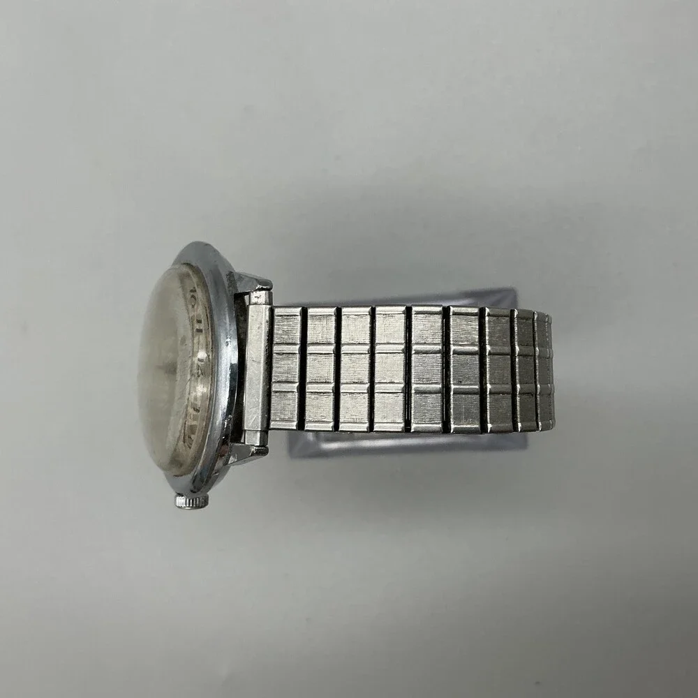 Vintage 1975 Timex Electric Dynabeat Mens Watch 37mm Champagne Dial Stretch Band